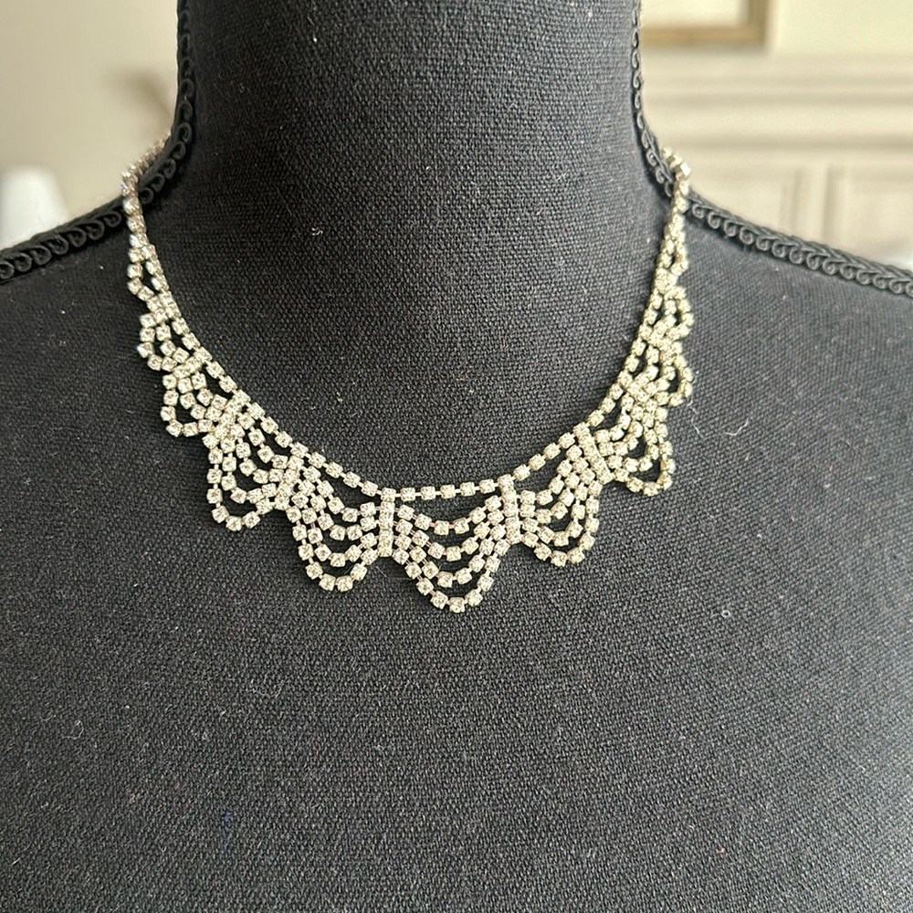 NWOT 18 inch rhinestone necklace